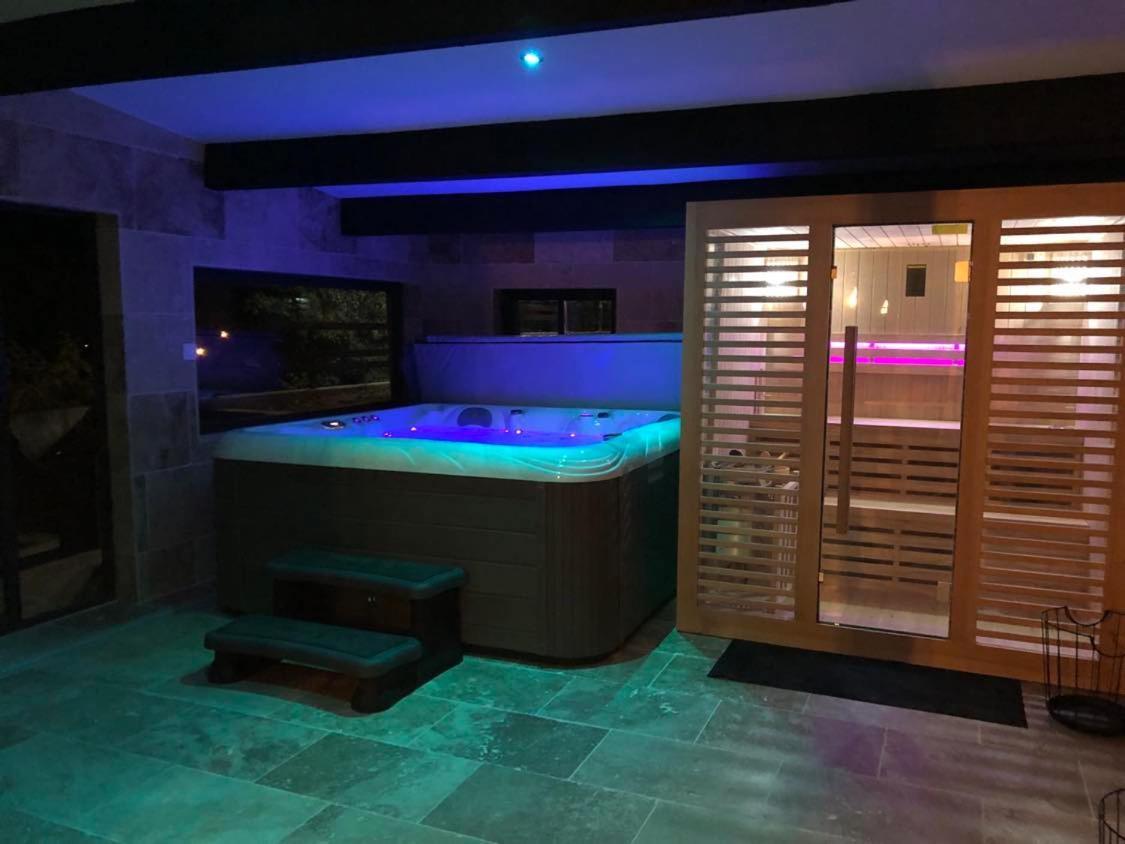 Holiday home Les Fougeres 12 Personnes Spa/sauna *