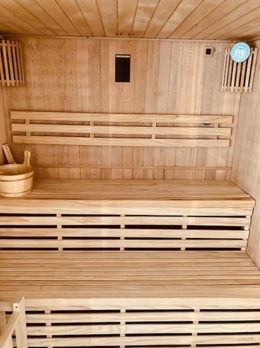 Holiday home Les Fougeres 12 Personnes Spa/sauna